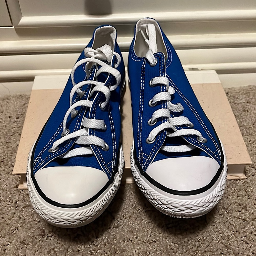 Kids size 3 blue converse